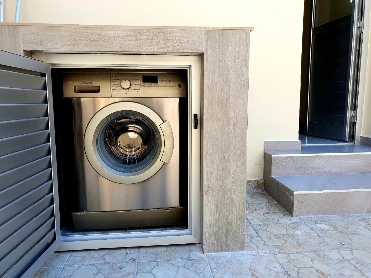 2 Bedroom Cozy Apartment Near Tourist Area, 200M From Sea Paphos Kültér fotó