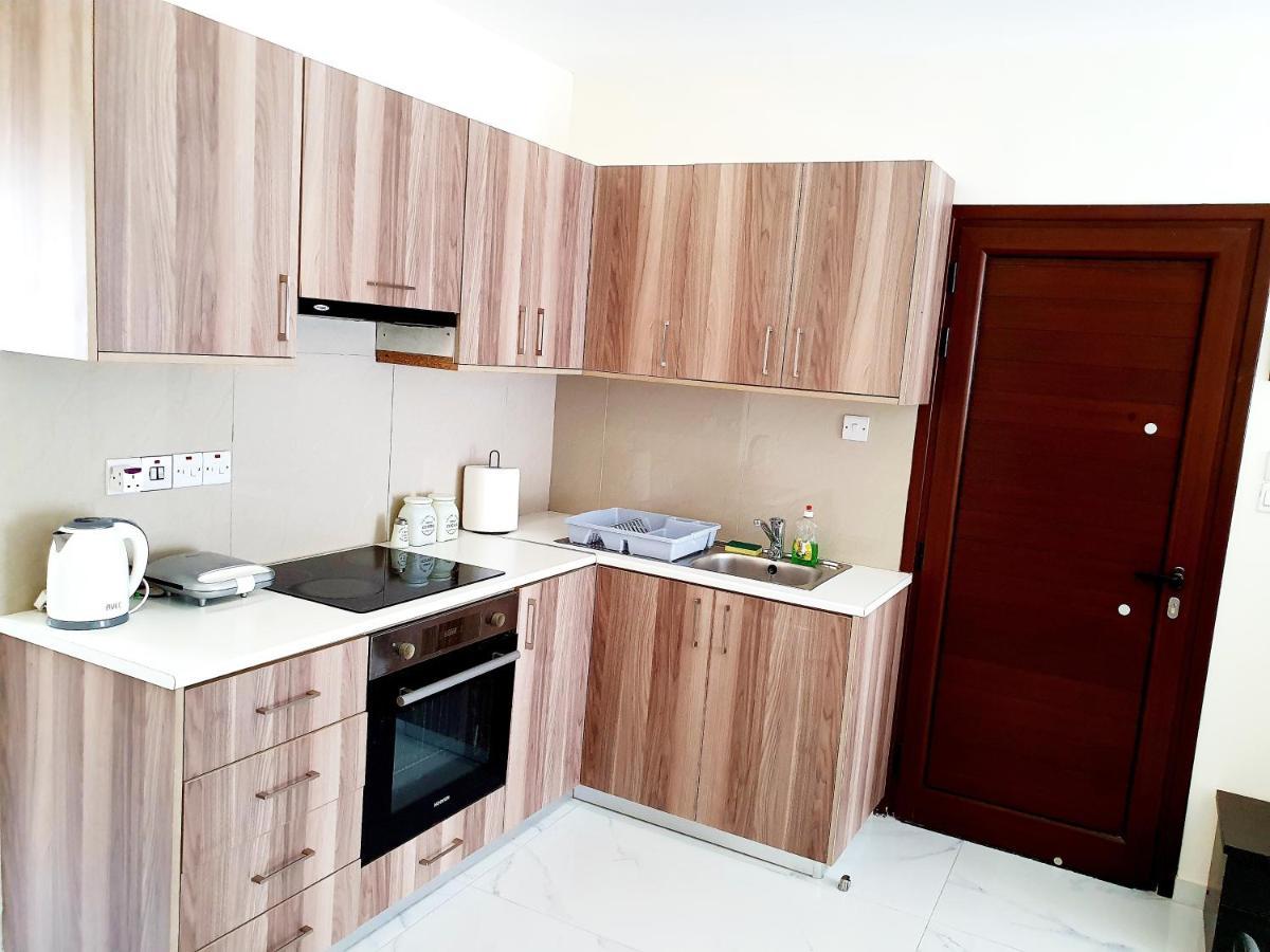 2 Bedroom Cozy Apartment Near Tourist Area, 200M From Sea Paphos Kültér fotó