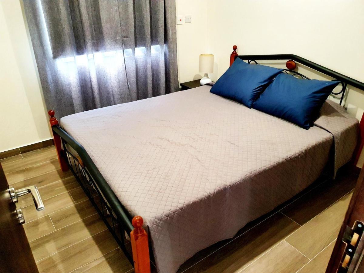 2 Bedroom Cozy Apartment Near Tourist Area, 200M From Sea Paphos Kültér fotó
