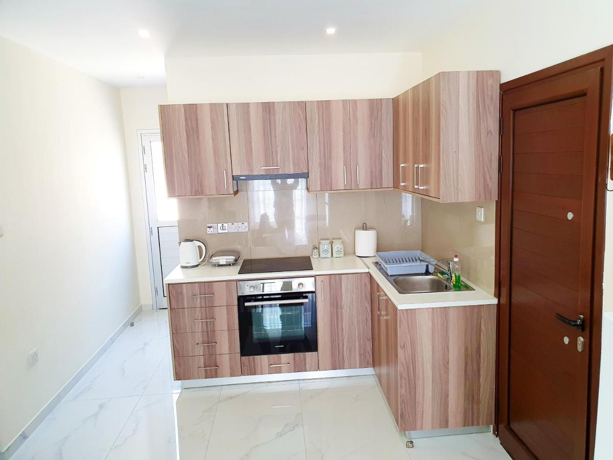 2 Bedroom Cozy Apartment Near Tourist Area, 200M From Sea Paphos Kültér fotó